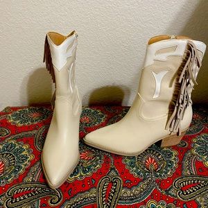 NWOB Size 9 Oasis Society The Millie in Beige
